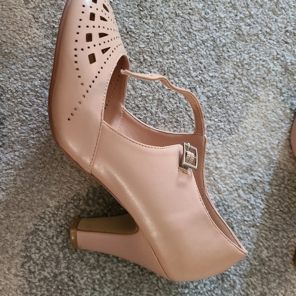 Bundle of Vintage Style Heels/Flats (EUC)! - Picture 6 of 13